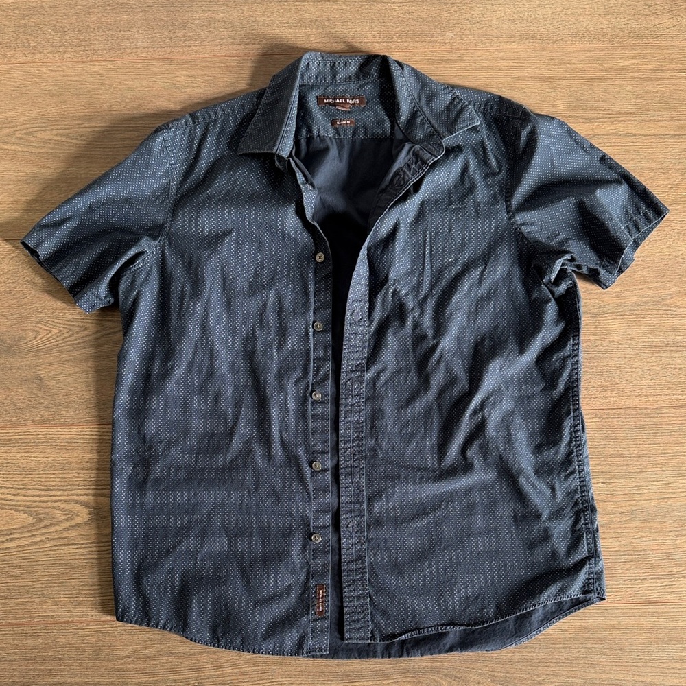 Michael Kors Men's Large Navy Pattern Short Sleeve Button Down Shirt